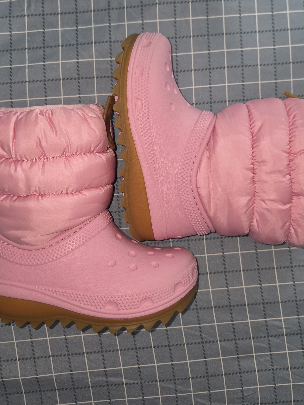 CROCS Kids Pink Puffer Snow Boots with Brown Tread Size 9 Toddler
